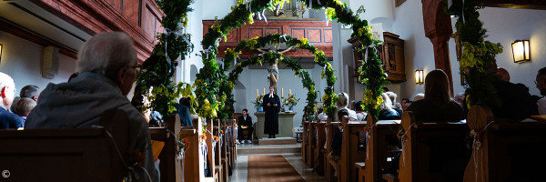 Pfarrerin bei Konfirmation